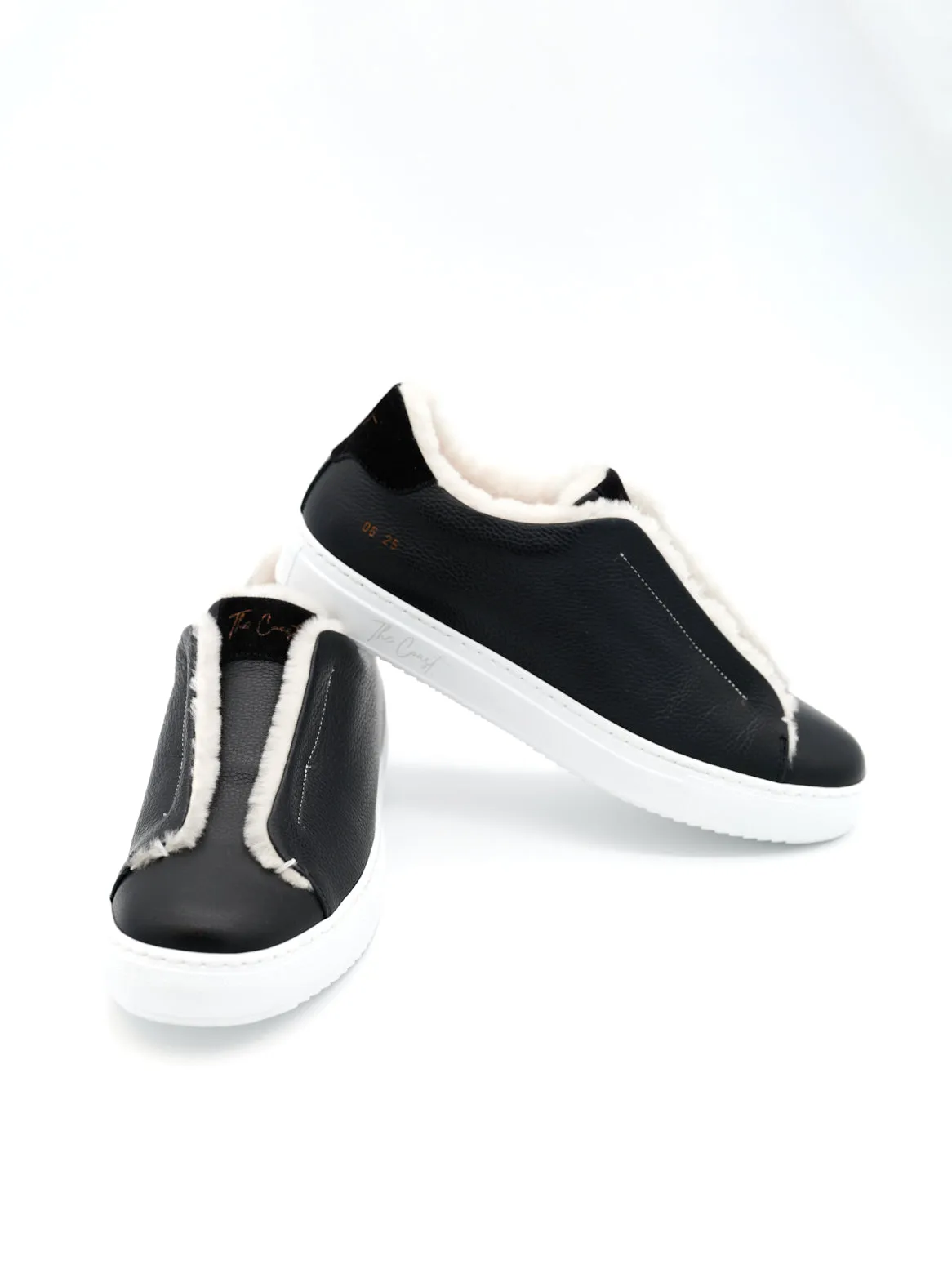 Beni Slip In Black and Lambskin Lined